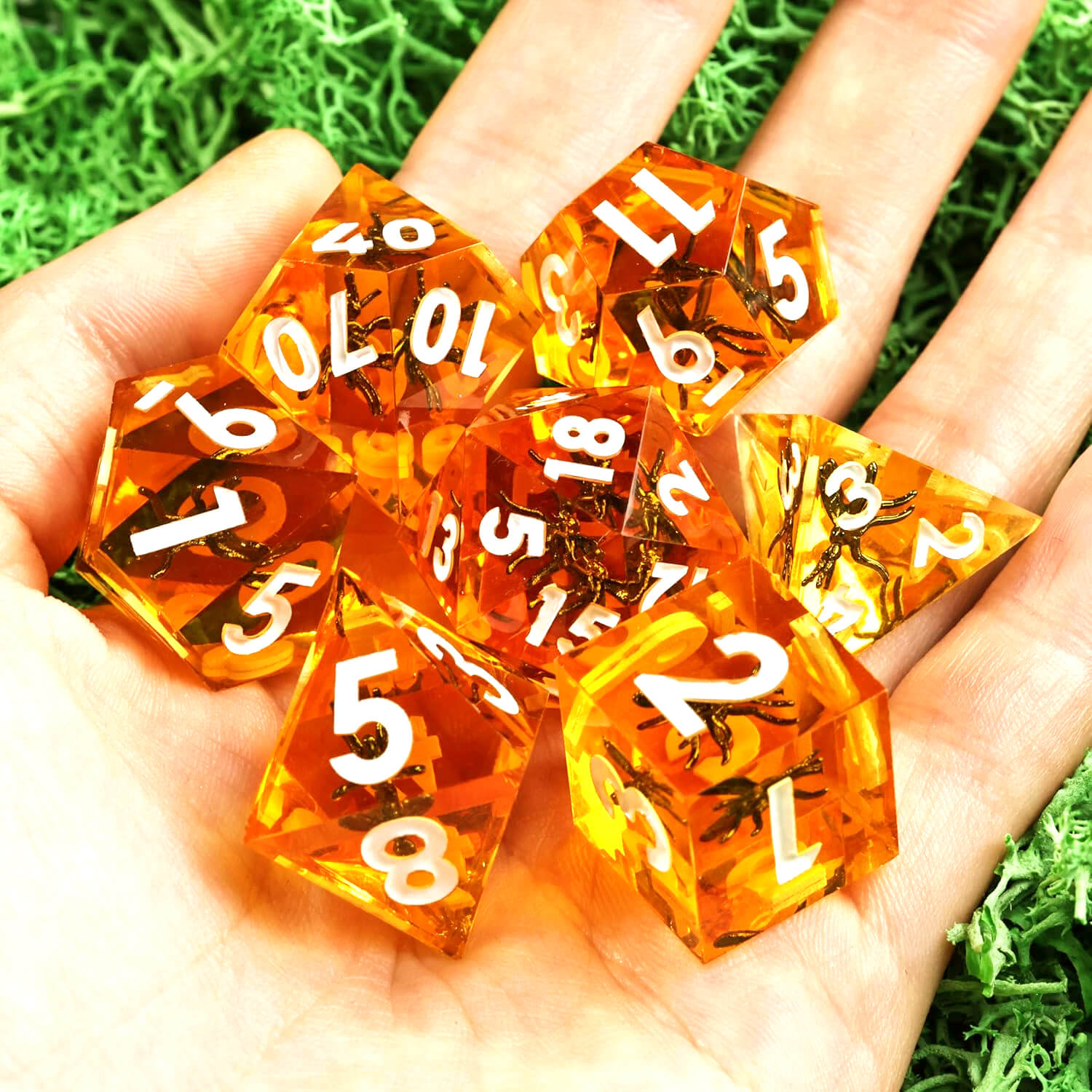 7-Piece Sharp Edge Mosquito Polyhedral Resin Dice Set D&D - Dice of Dragons
