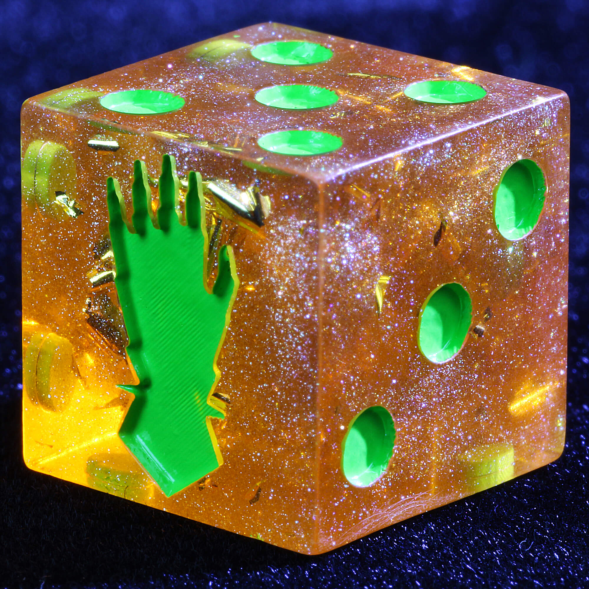 5 Polyhedral Resin Iron Hands Warhammer 40K Dice Set D6 Amber Toxic Shard