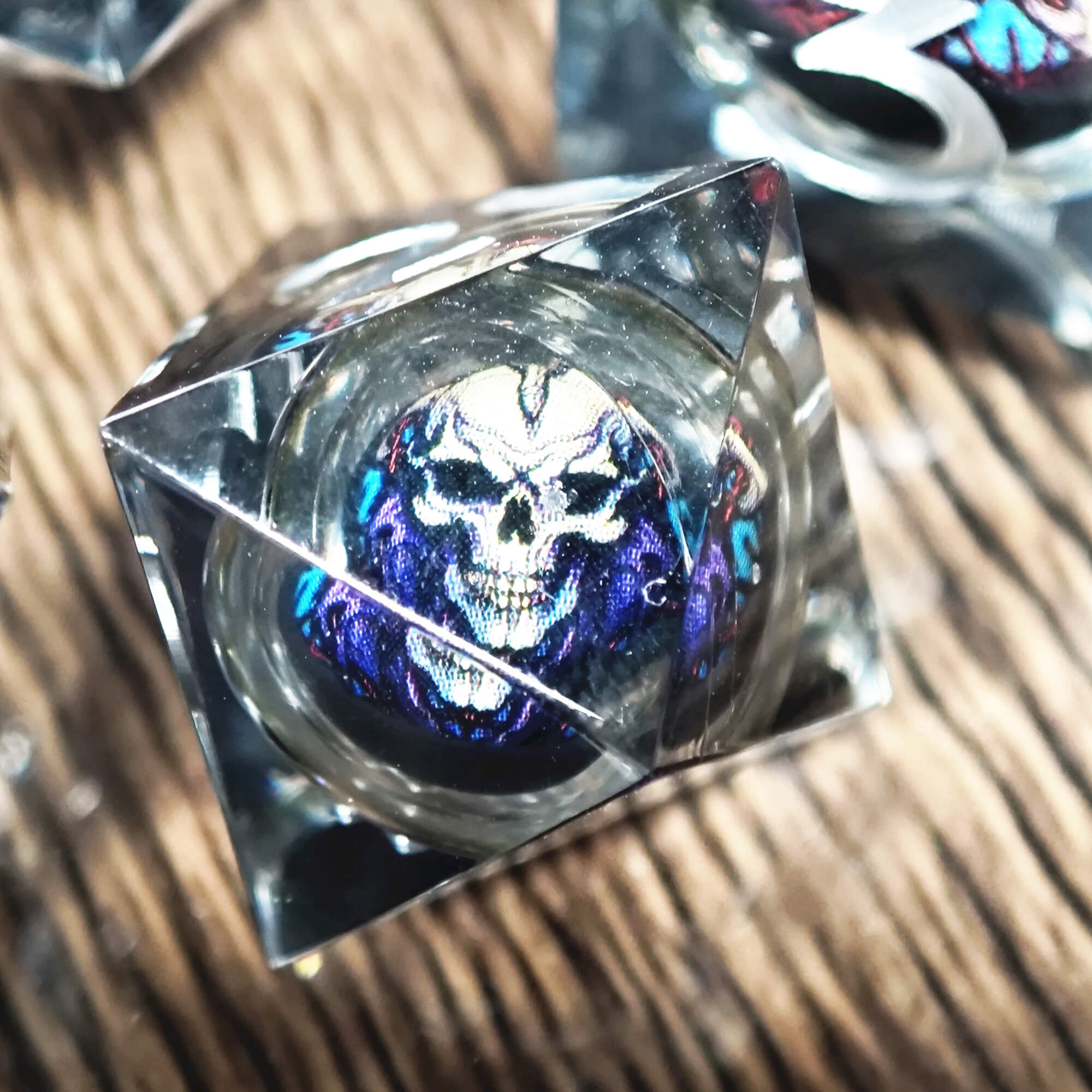 7 Pieces Resin Sharp Edged Polyhedral D&D Dice Set - Black Skull - Dice of Dragons