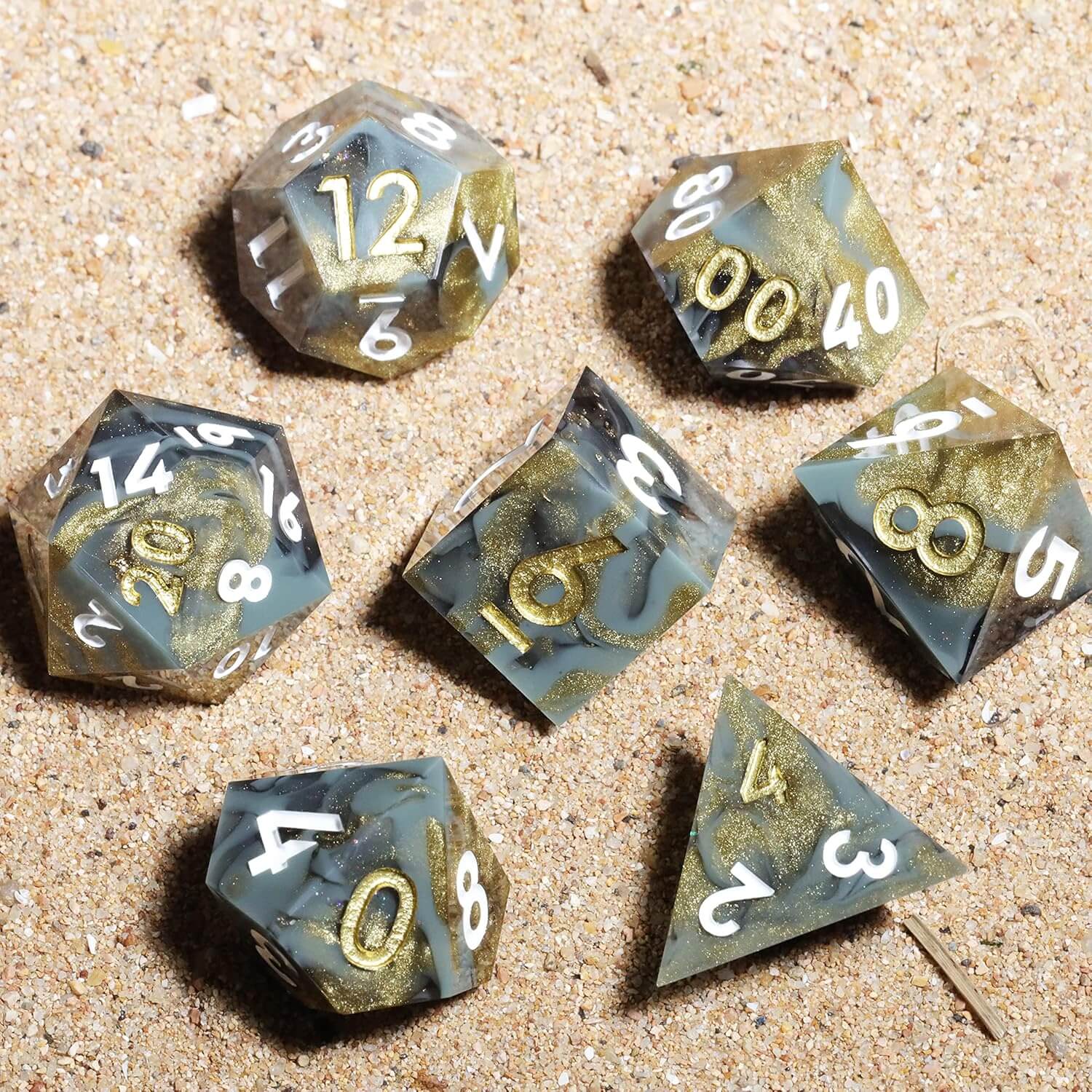 D&D Sharp Edge 7-Piece Polyhedral Resin Dice Set - Dice of Dragons