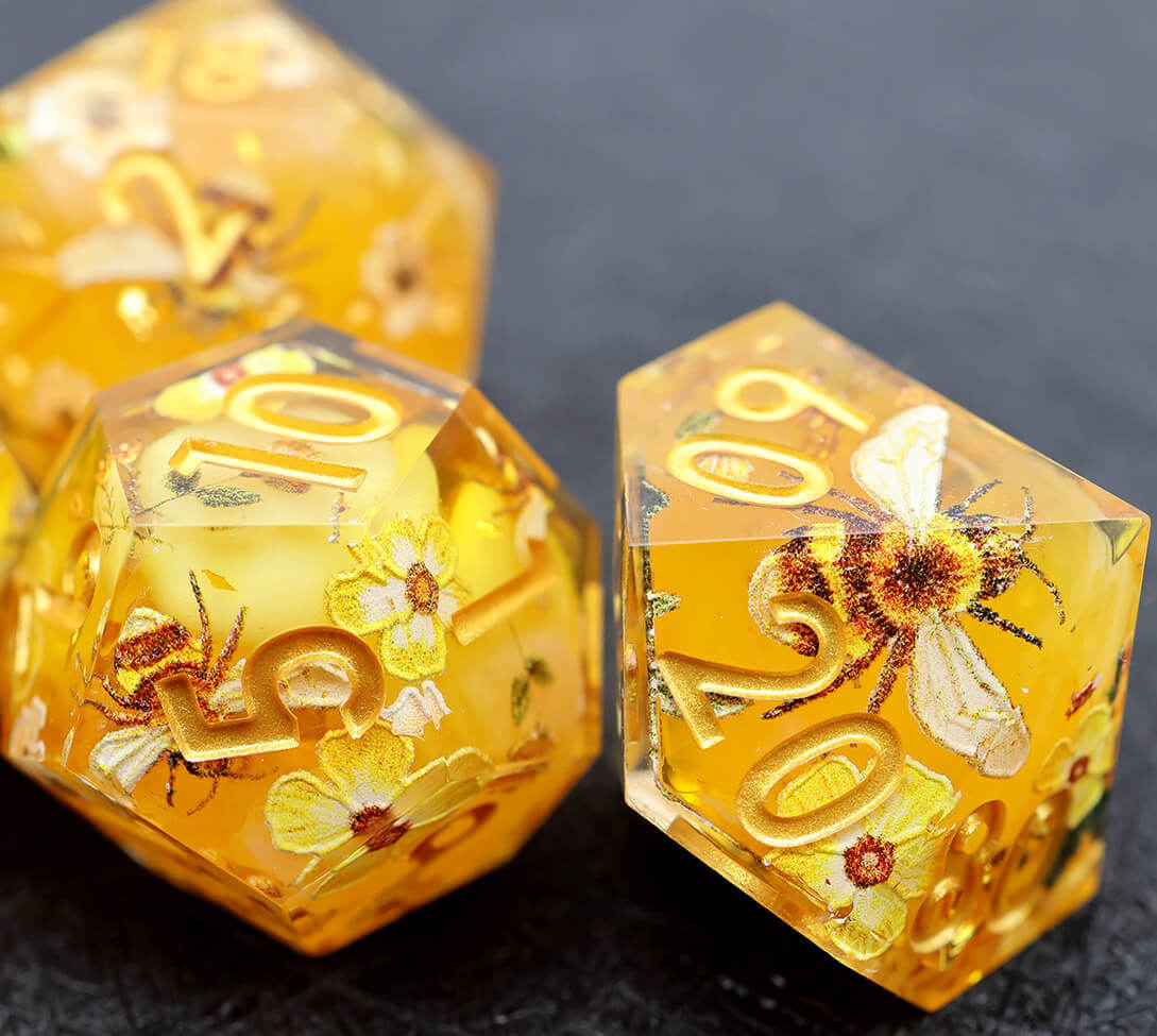 DND Bee 7-Piece Sharp Edge Layered Dice Set