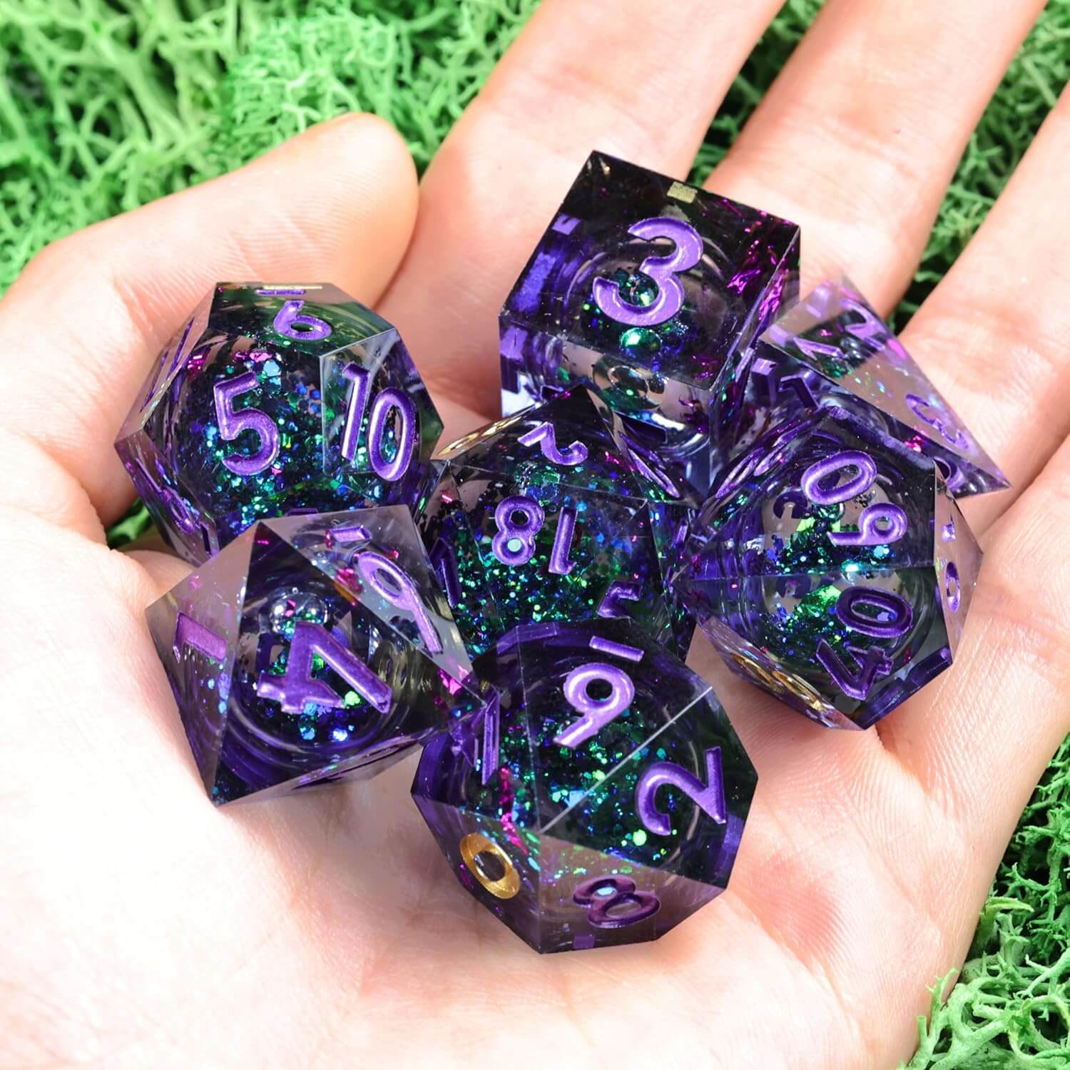 D&D 7-Piece Sharp Edge Liquid Core Amethyst Polyhedral Resin Dice Set - Dice of Dragons