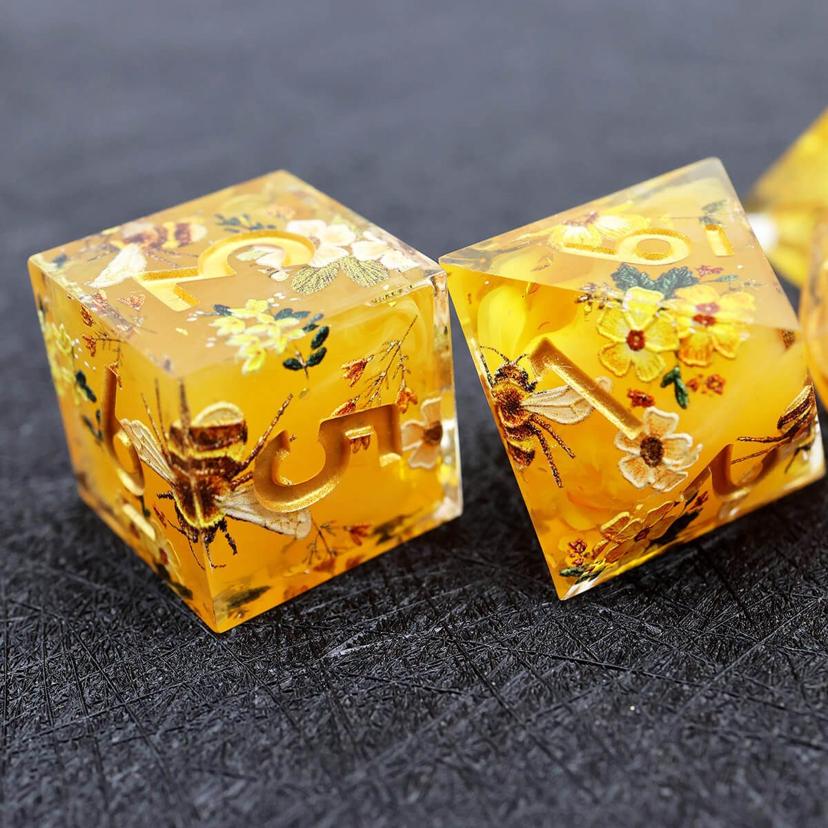 DND Bee 7-Piece Sharp Edge Layered Dice Set - Dice of Dragons