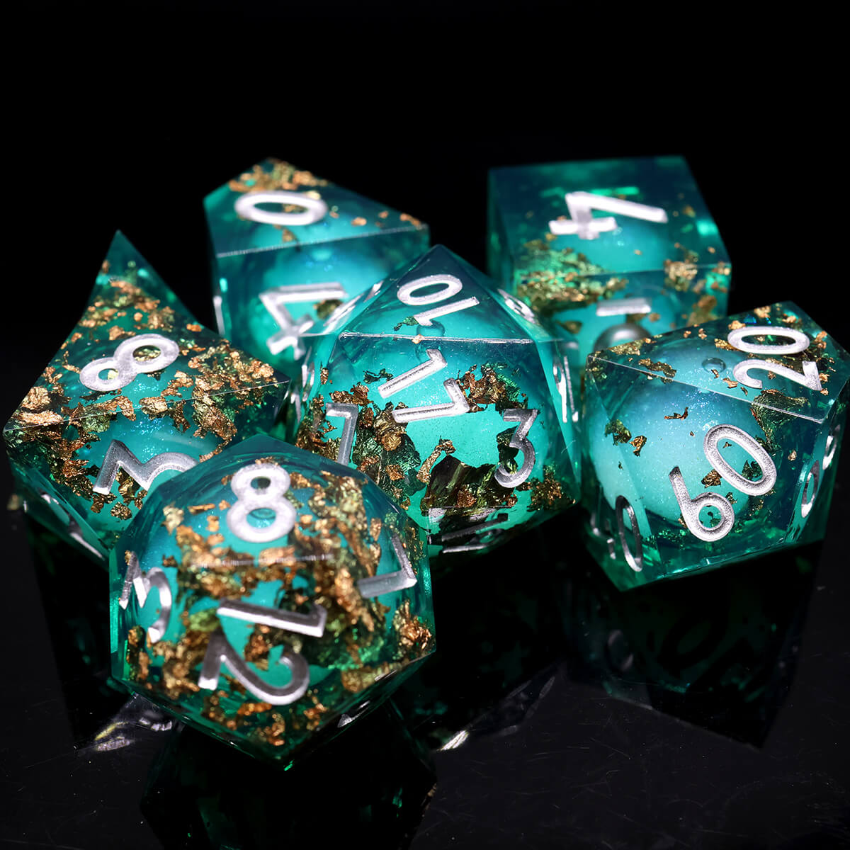 Sharp Edge Liquid Core 7-Piece DND Dice Set - Dice of Dragons