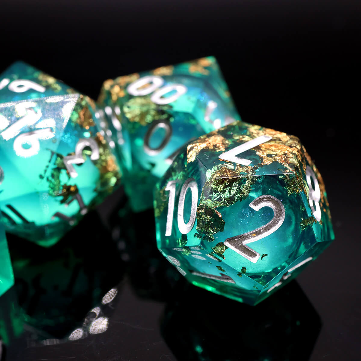 Sharp Edge Liquid Core 7-Piece DND Dice Set - Dice of Dragons